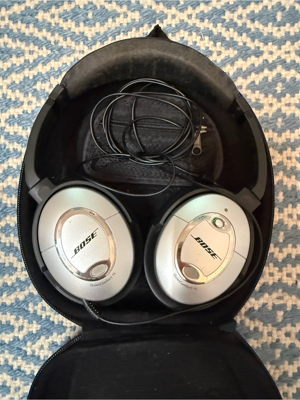 Bose QuietComfort 15 Silver and Black Over-Ear Headphones